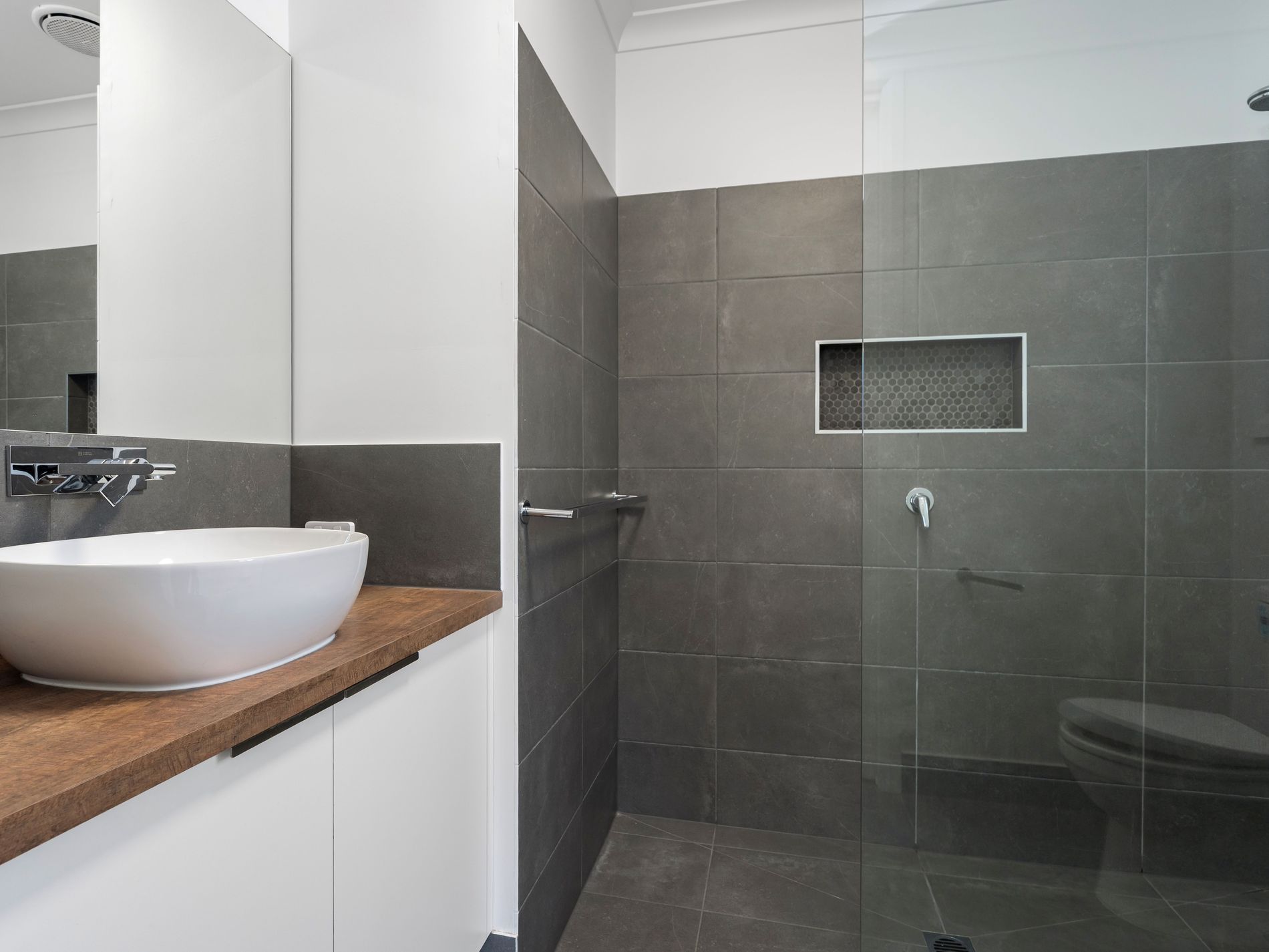 147 STANTON DRIVE, Thurgoona