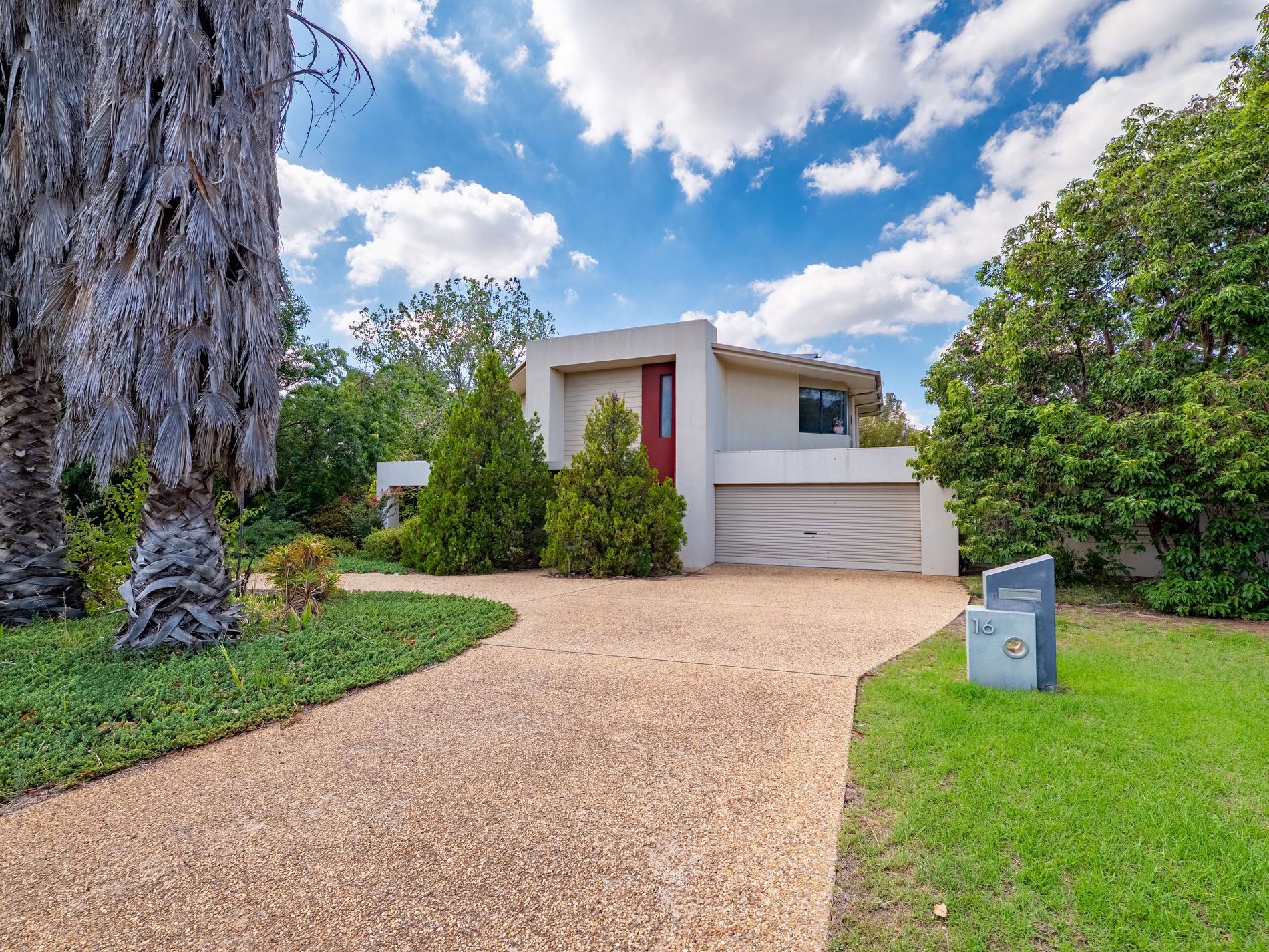16 Bella Vista Drive, Lake Wyangan