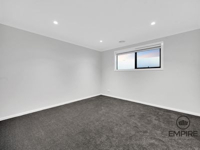 5 Herens Road, Clyde North