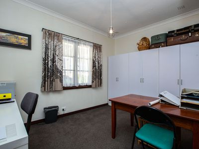 16 Galyung Road, Carey Park