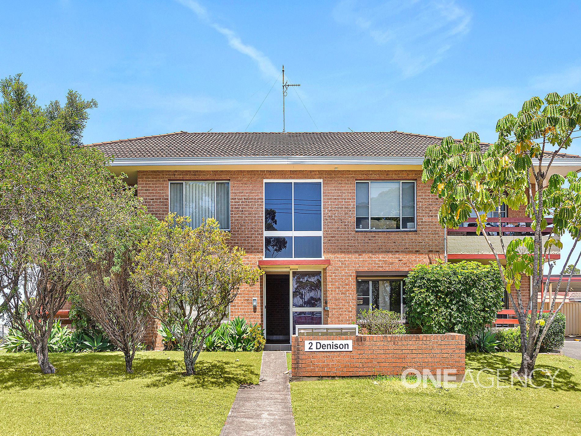 2 / 2 Denison Avenue, Barrack Heights