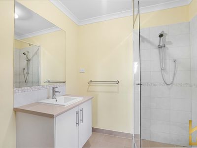 1194 Ison Road, Manor Lakes
