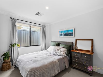 12 Furnell Way, Lakelands