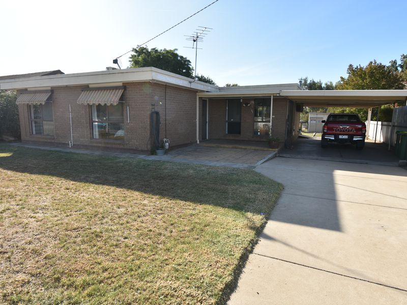 33 NICKLESS STREET, Chiltern