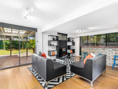 1 Barbara Street, Manly West