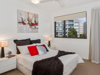 3 / 5 Clark Street, Biggera Waters