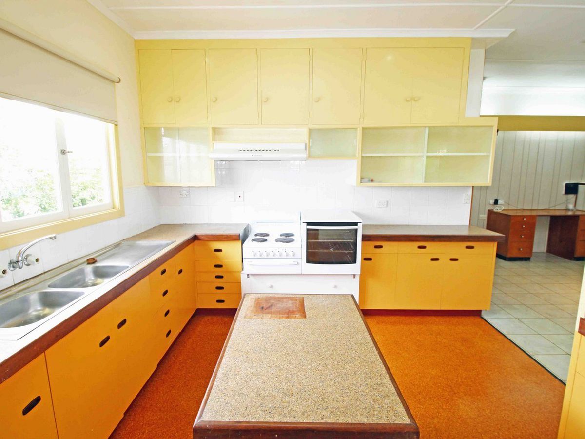5 Solar Crescent, Atherton