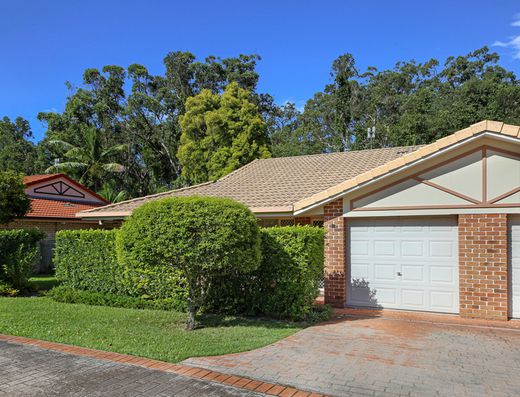 Centrally Located in The Bushlands Estates image 1