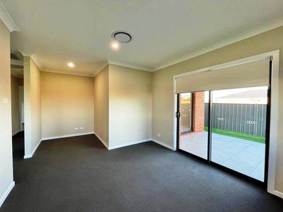 35 Federation Boulevard, Forbes