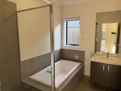 27 Balcarra Street, Clyde North