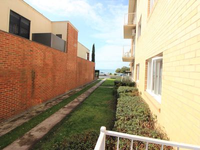 3 / 17A The Esplanade, Geelong