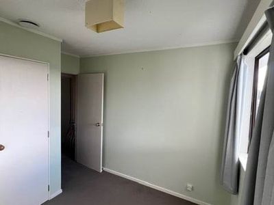 14 Penguin Grove, Waitangirua