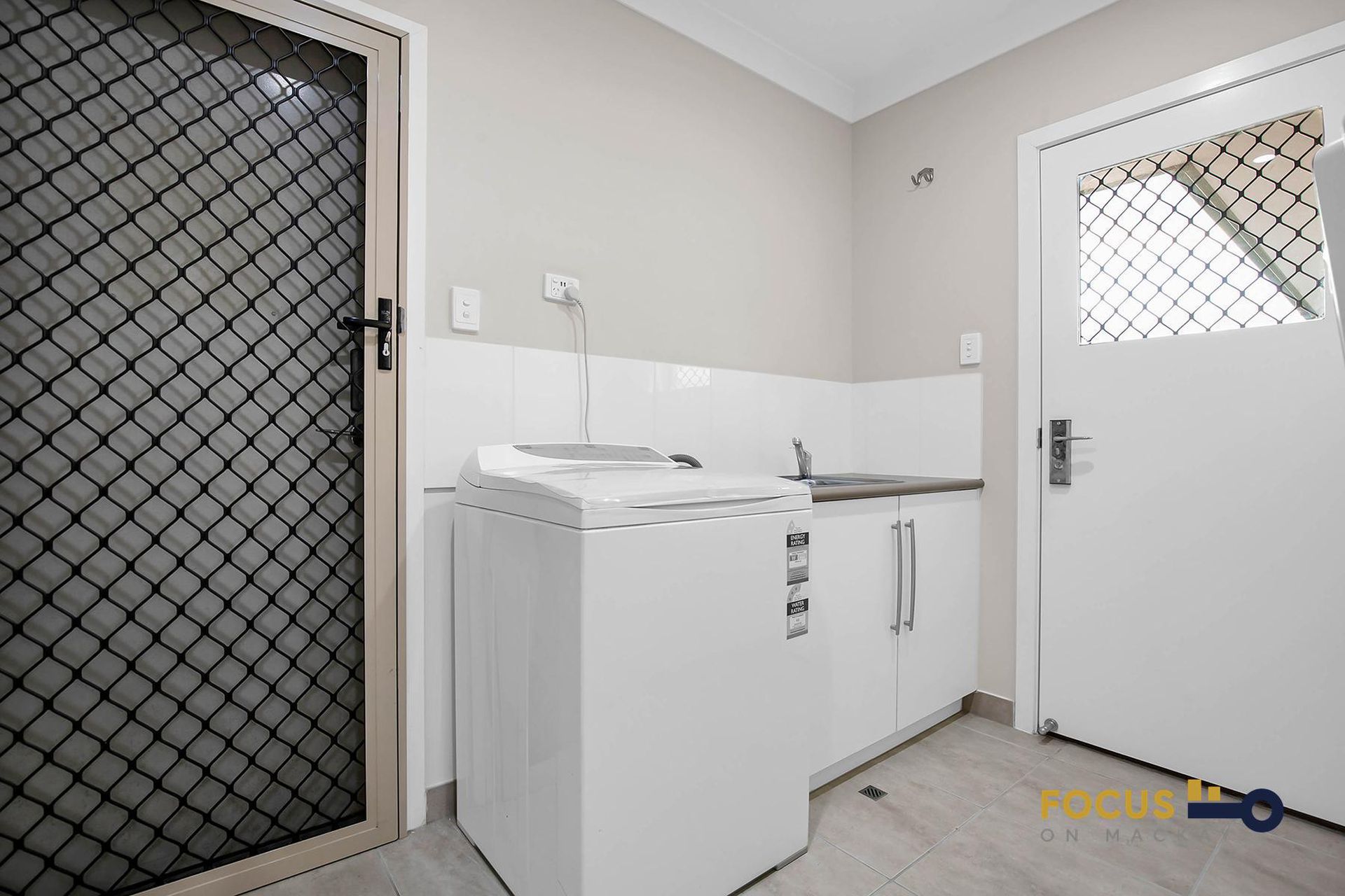 148 Ian Reddacliff Drive, The Leap