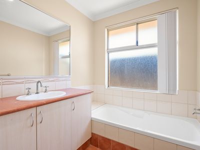 13 Valheru Avenue, Rockingham