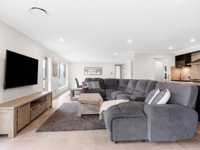 9 Iluka Crescent, Narrawallee