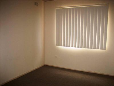 2 / 13 Peterborough Ave, Lake Illawarra