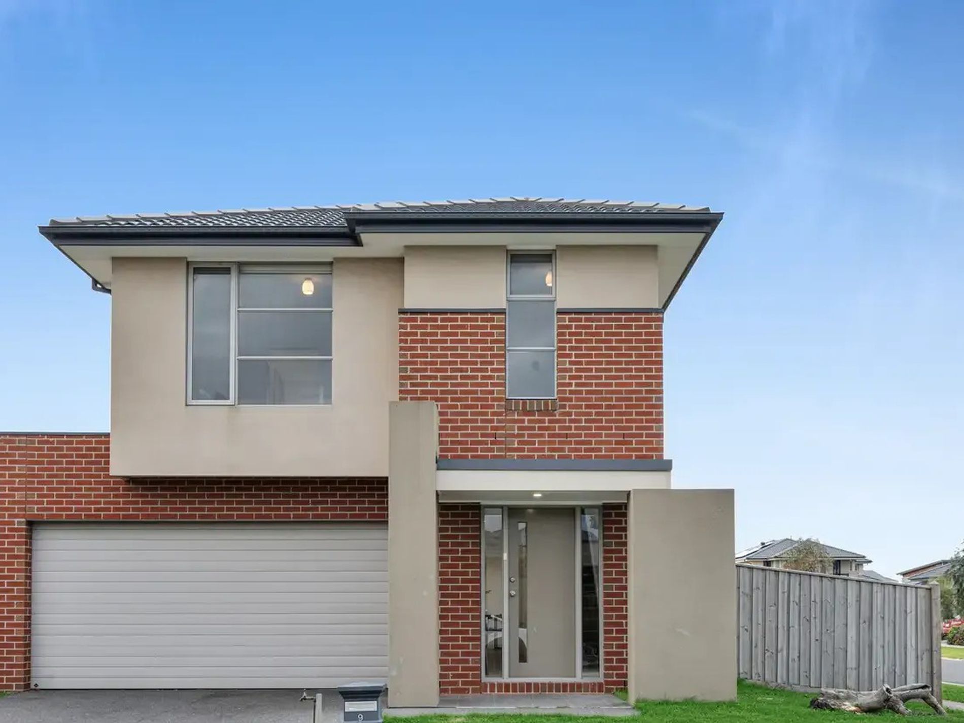 9 Hutchence Drive, Point Cook