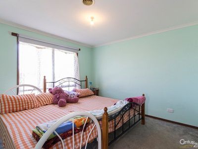 35 Lesley Drive, Hampton Park