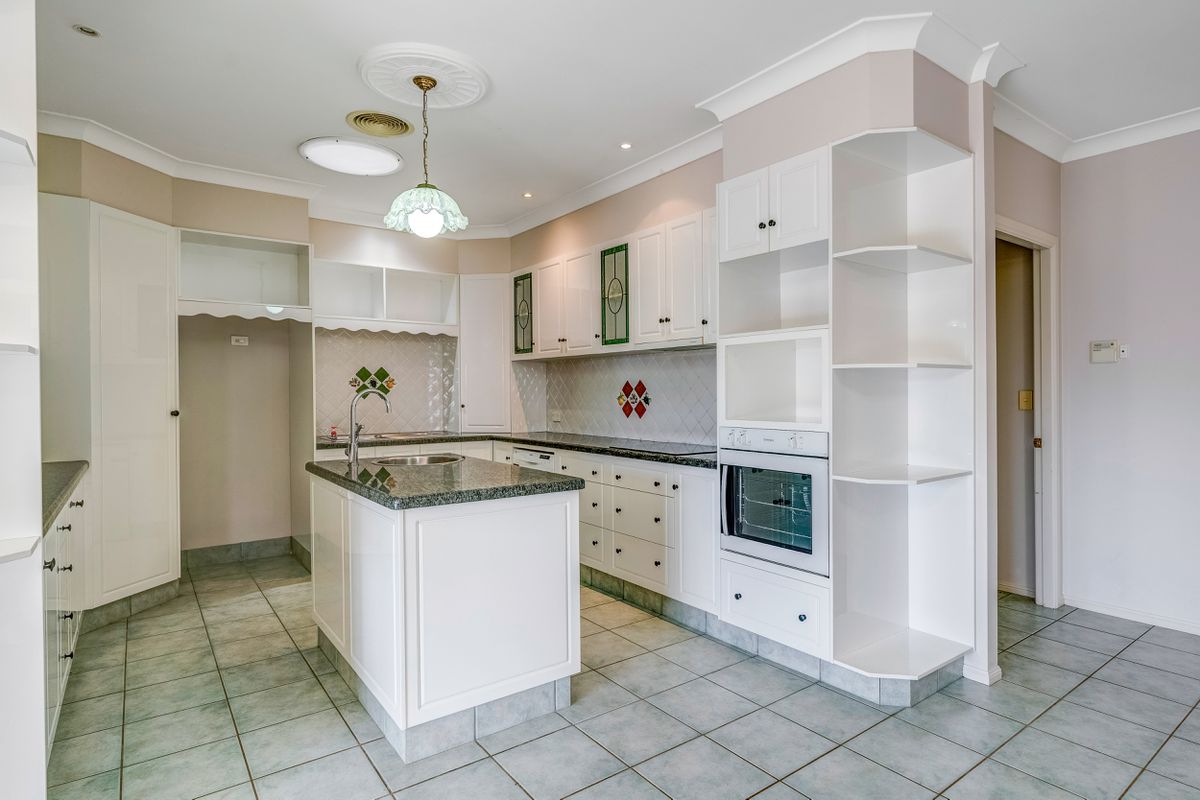 403 Richmond Hill Road, Richmond Hill