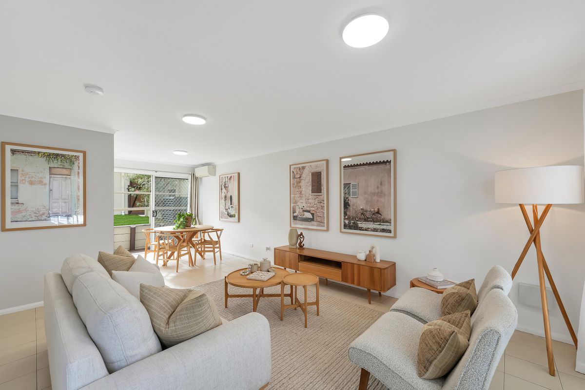 1 / 8 Anzac Avenue, Wyong