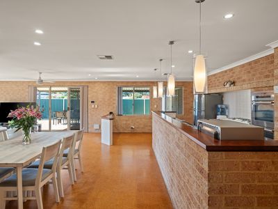 2 Stenton Gardens, Kinross