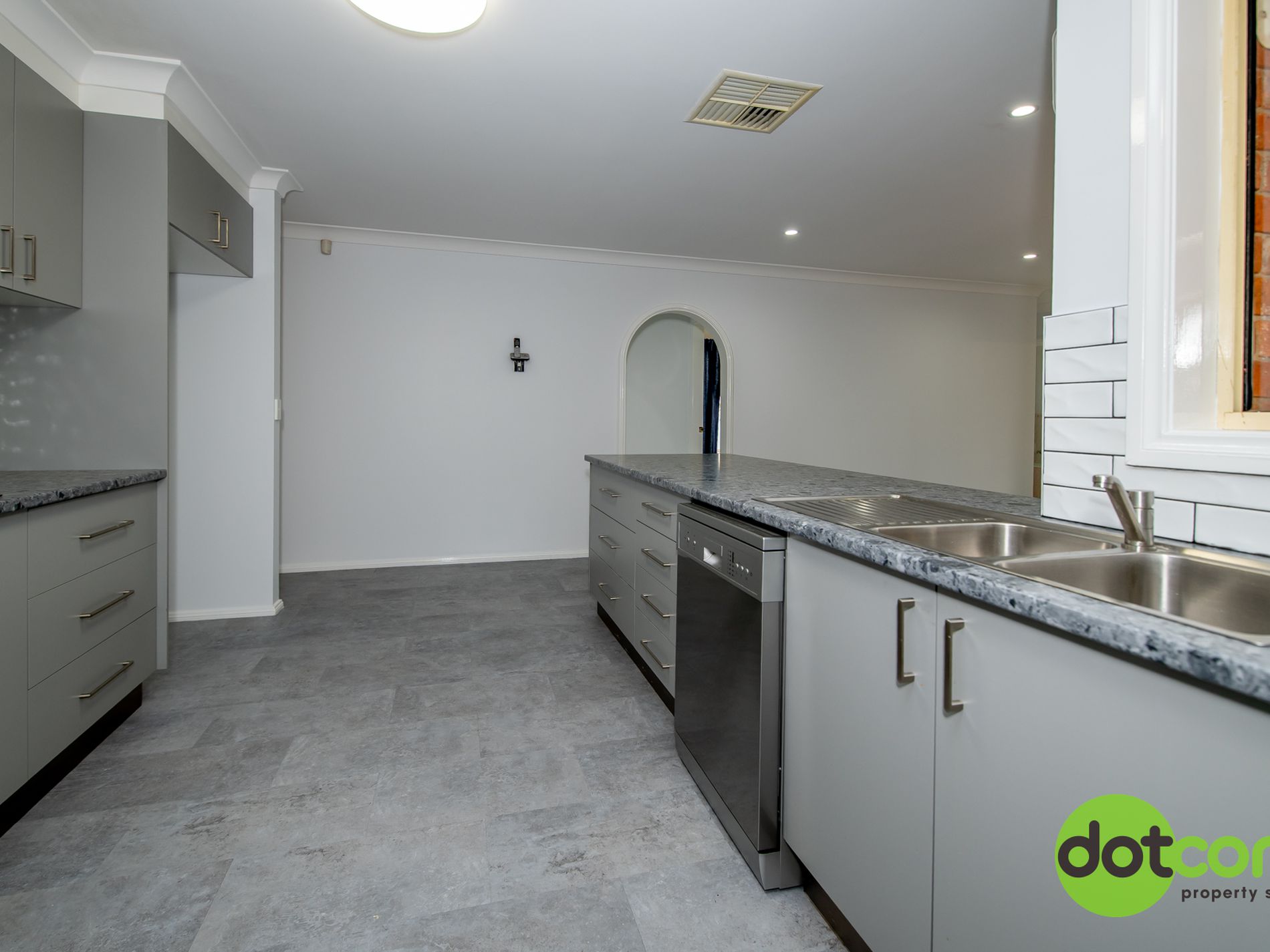 8 Hann Court, Dubbo