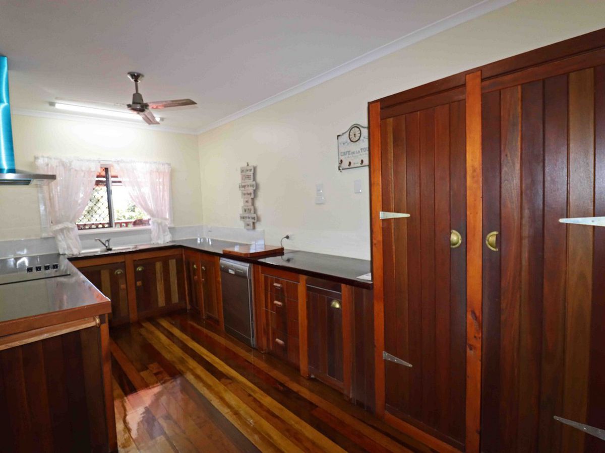 25 TWELFTH AVENUE, Atherton