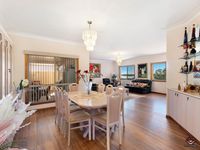 45 Gippsland Drive, Helensvale