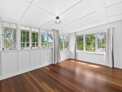 5 Verney Rd W, Graceville