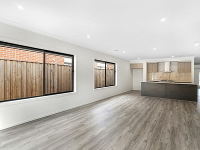 18 Copper Way, Tarneit