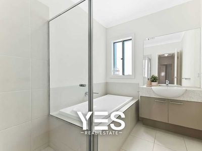 12 Pienza Road, Clyde