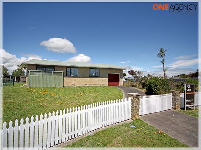 32 Hennessey Street East, Foxton Beach