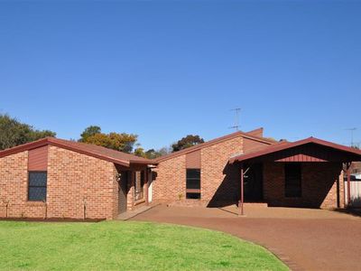 5 Elm Place, Forbes