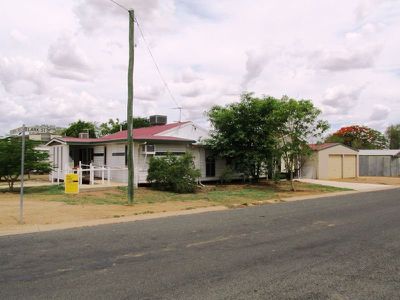 1 Robin road, Longreach
