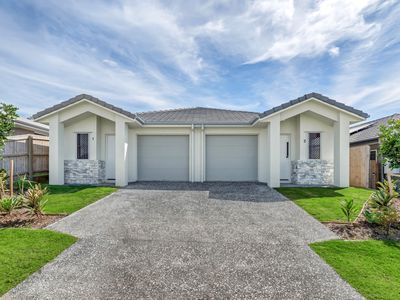 1 / 4 Wickford Street, Pimpama