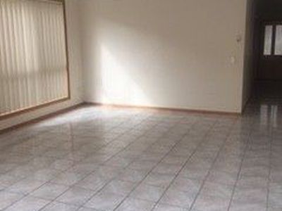 1/4 Fell Court, Altona Meadows