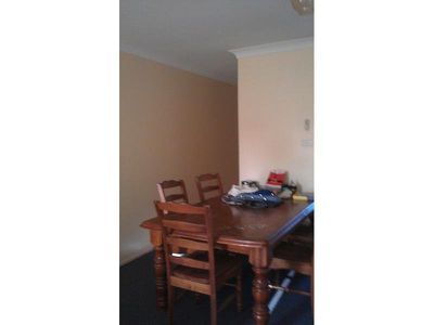 8 / 32 Hackett
Terrace, Toll