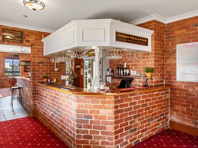 THE BROADFORD HOTEL