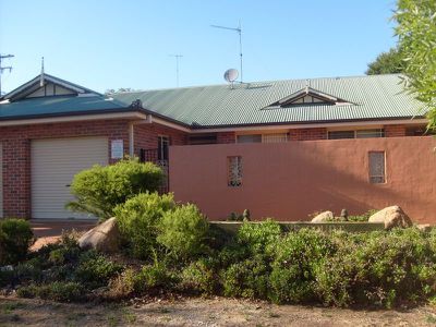 2 / 1 James Street, Dubbo