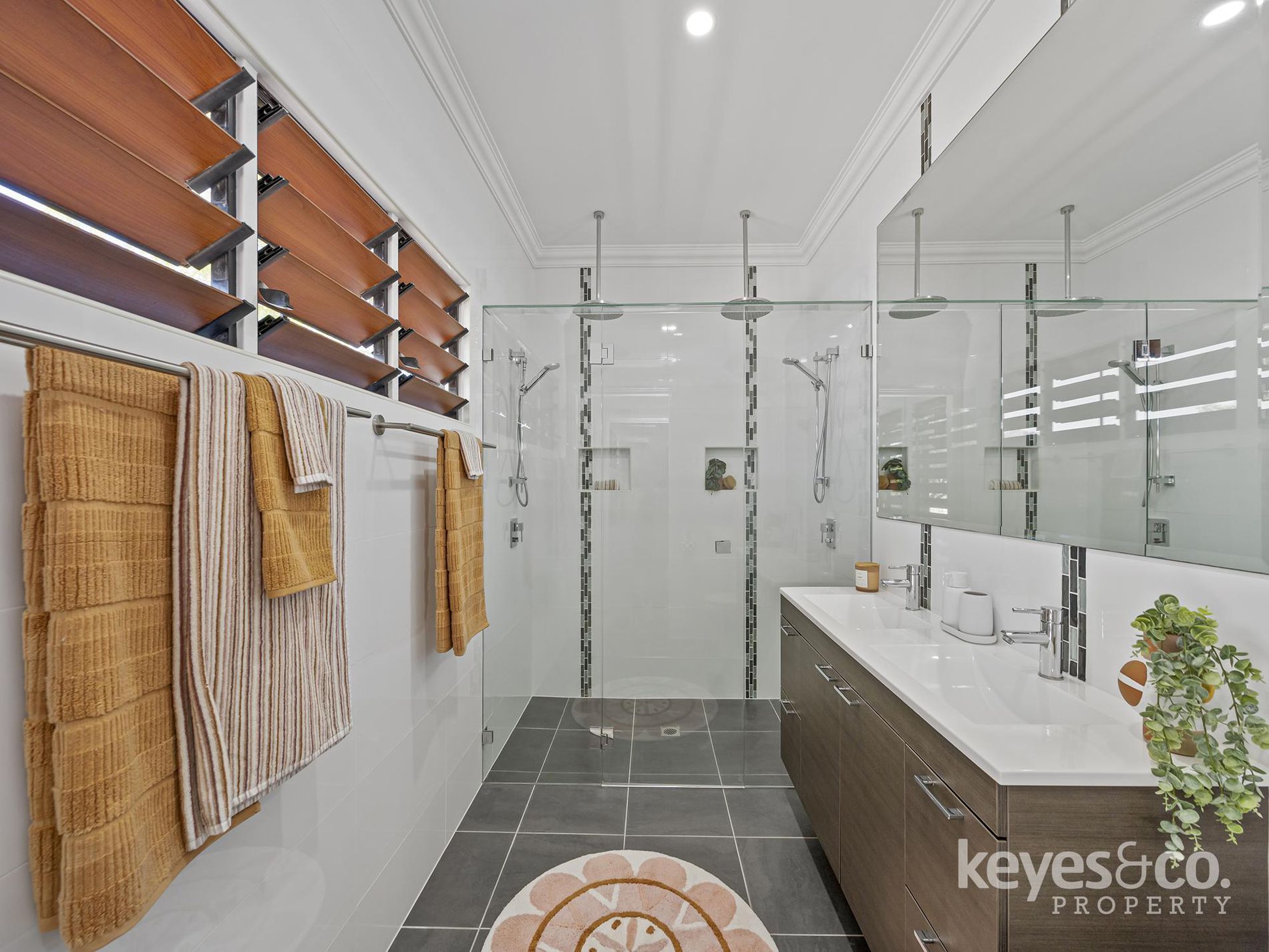 100 Palmerston Street, Gulliver