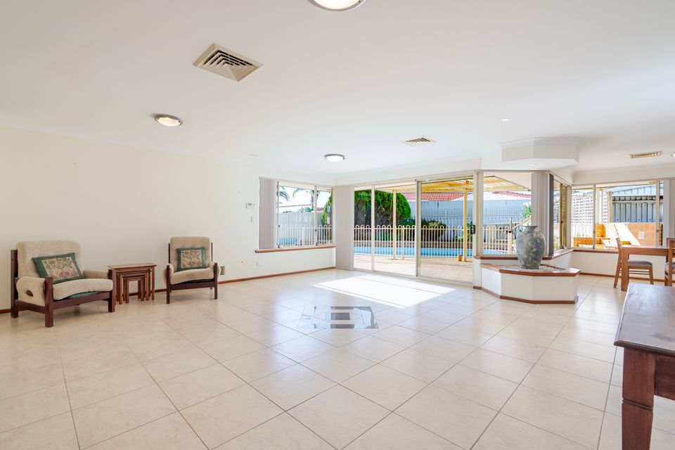 14 KEEL COVE, Waikiki