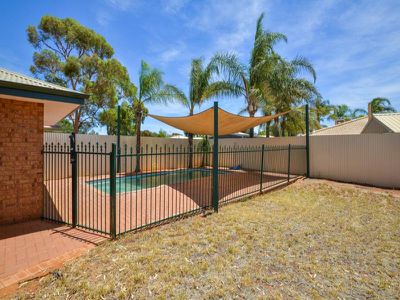 22 Cavalier Crescent, Boulder