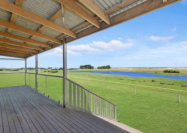 8095 Princes Highway, Narrawong