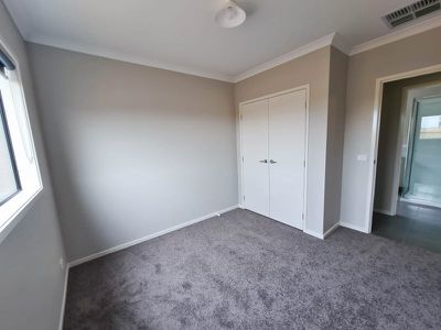 6 Broom Road, Aintree