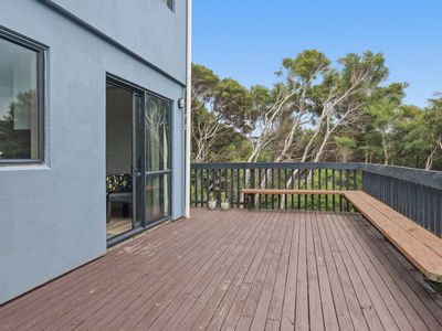 2 / 18 Sailmaker Close, Whitby