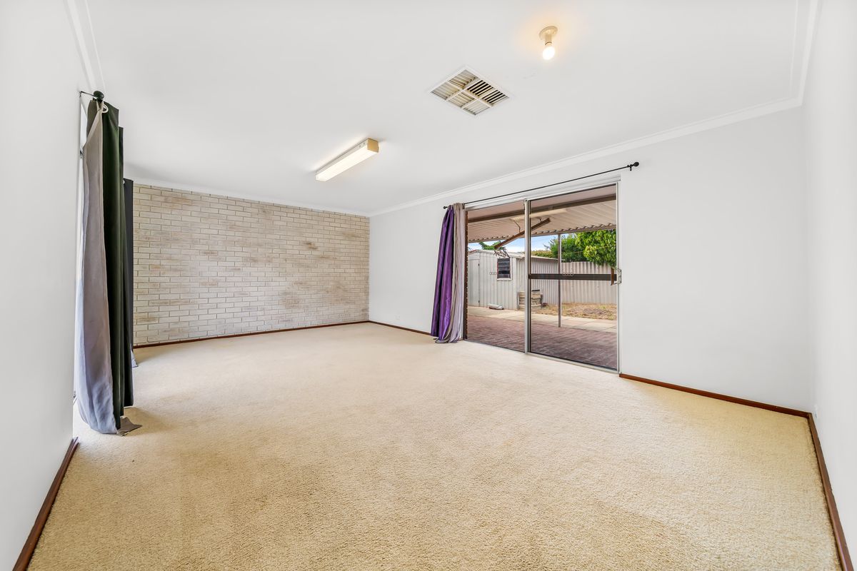 32 Narcissus Ave, Parkwood