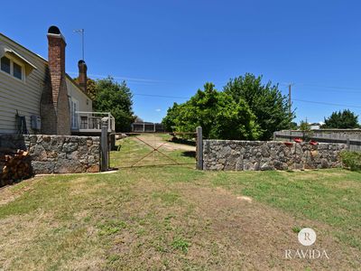 1 FORD STREET, Beechworth