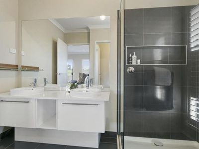 8 Lapin Grove, Wandana Heights