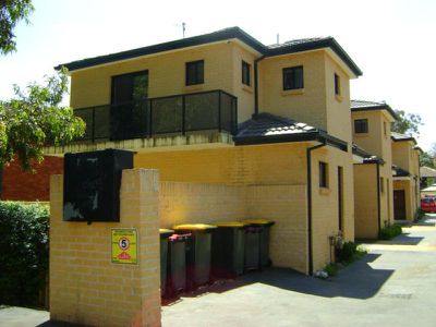 4 / 106 Rossmore AVENUE, Punchbowl