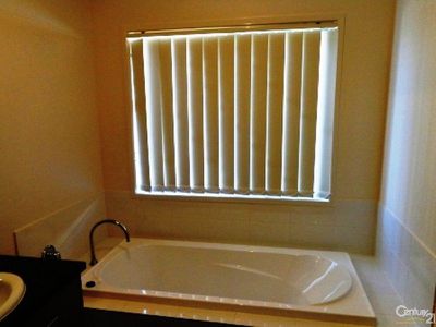 26 Verdant Avenue, Officer